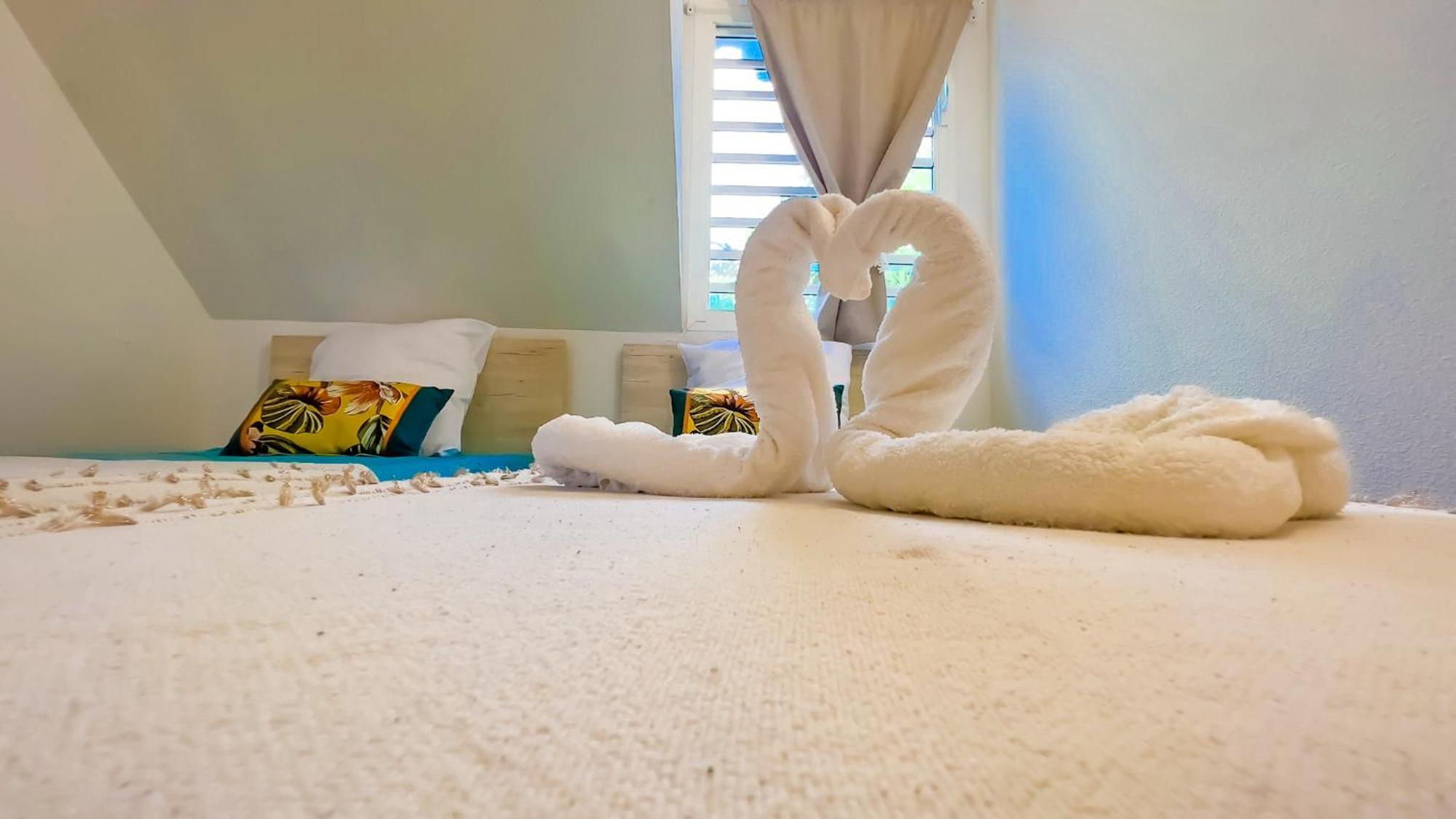 Magnifique Appartement Fleurs Caraibes - 6 Personnes En Residence Avec Piscine Privee - Sainte Anne מראה חיצוני תמונה